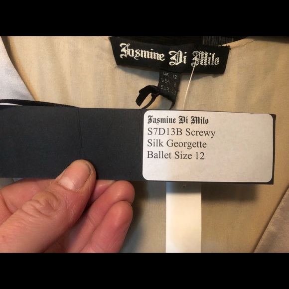 Jasmine do Milo cream light weight soft dress. - Picture 5 of 11